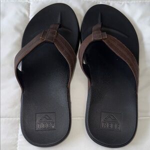 NWOT- Reef cushion phantom 2.0 Men's Black and Brown Sandals. 10